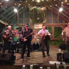 Nouveaux Cajun Xpress Performs Bayou Barn Swamp Attraction