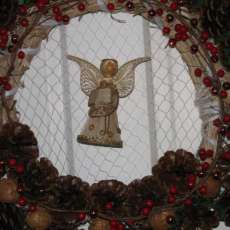 Small Angel Wreath - Close Up