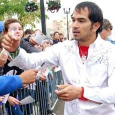 Sidow Sobrino Signing Autographs For His Adoring Fans.