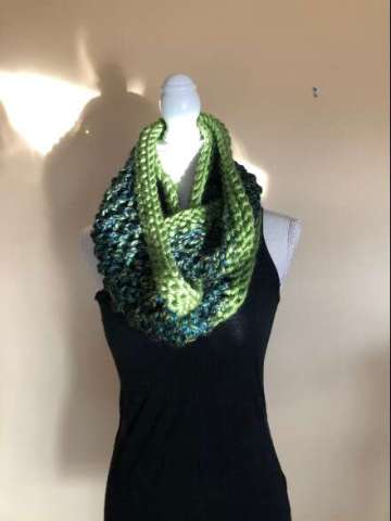 Multicolored Green Infinity Scarf