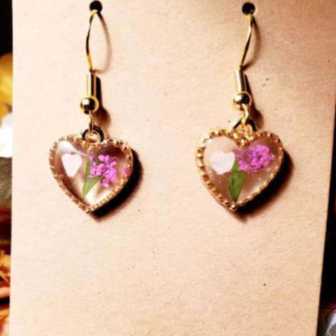 Resin Heart Dangle Earrings With Tiny Dried Flowers
