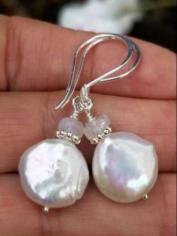 White Coin Pearl & Moonstone Earringd