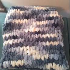 Loop Yarn Small Blanket 27x27