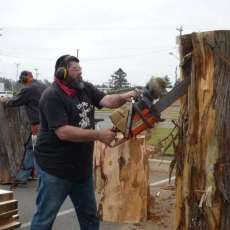 Live Chainsaw Carving