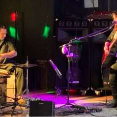 Adelaide Punkin (Duo) @ the Road House 01