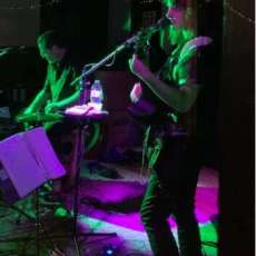 Adelaide Punkin (Duo) @ the Road House 02