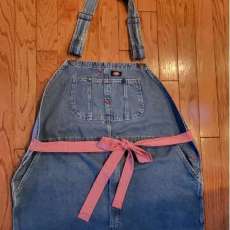 Adult Women's Apron