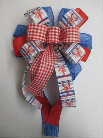 Petite 10 in Lobster Wreath Bow
