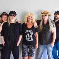 Cheryl Lescom + the Tucson Choir Boys