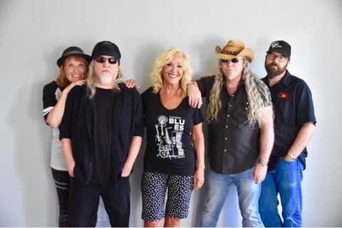 Cheryl Lescom + the Tucson Choir Boys