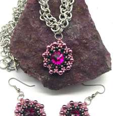 Chained to Fushia Necklace and Earring Set