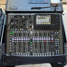 Behringer X32 Compact