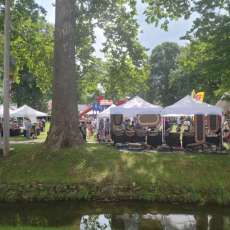 Vendors Along the Creek