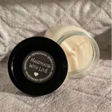 Inside of An 8oz Candle