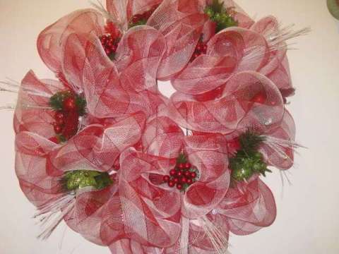Christmas Red and White Mesh Wreath