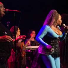 Nina Mac (Bkgrd Vocals), Robin Rountree (Bass), Noriko Olling (Keys), Elizabeth Kumba (Bkgrd Vocals)