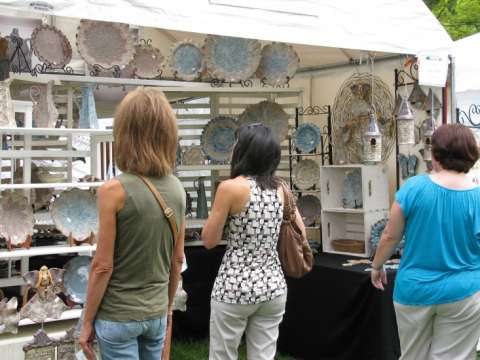 shoppers at 2011 Shelby Twp Art Fair