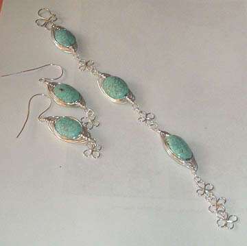 Turquoise and silver wire wrap bracelet & earrings