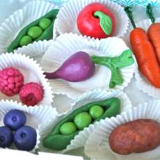 Marzipan vegetables