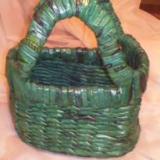 Green purse of basket w/handles