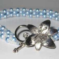 BLUE PEARL AND WHITE WOVEN BRACELET