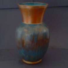 Golden vase