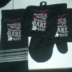 Watch me Whip, Watch me Bake, Bake_Pot Holder Set w/oven mit and hand towel