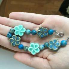 Turquoise Blue Flower Bead Bracelet