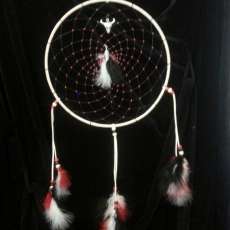 red and white 10 in. dream catcher with 9 in tail