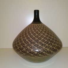 Nicaraguan Geometric design ceramic pot.