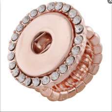 Adjustable (all sizes) “Rose Gold” ring. Surrounded by rhinestones.  Holds all 18mm snaps. Beautifu!