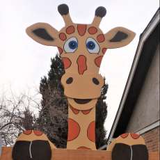 Giraffe Fence Peeker Yard Art Garden Party Playground Decoration
