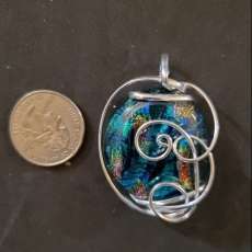 Dichroic wire wrapped pendant