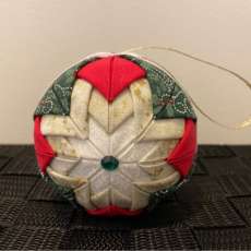 Quilted Ornament - Green holly red