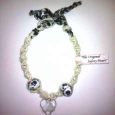 safety heart bracelet (white and oriental)