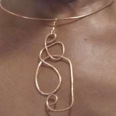 Pendant metal wire choker necklace