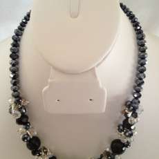 beaded necklace - black