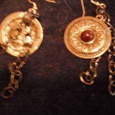 gold tone circle earrings