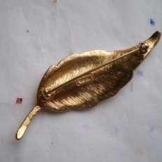 Vintage Avon Signed Gold Tone Leaf Brooch Pin