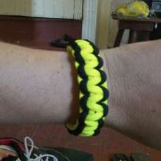 survial or for fashion  paracord braclet