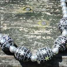 Elegant black and silver gray single strand bead necklace