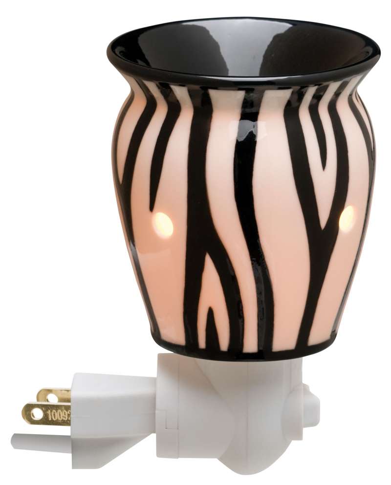 Scentsy PlugIn Warmer AVON By Melissa, CommercialRetail Candles